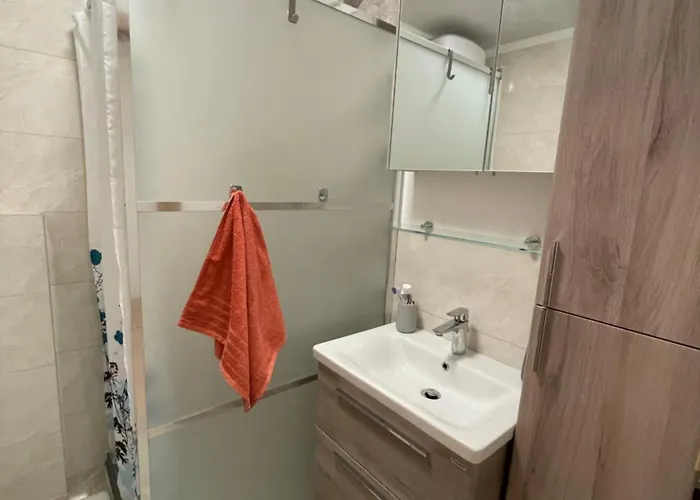 Apartma Kiki דירה *